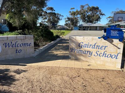 Gairdner Primary School Parents and Citizens Association Inc logo