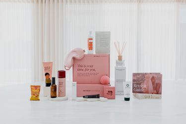 5 x Retreat Yourself 'Relax and Unwind' Boxes. One for you and four to share with friends! - Hero Image