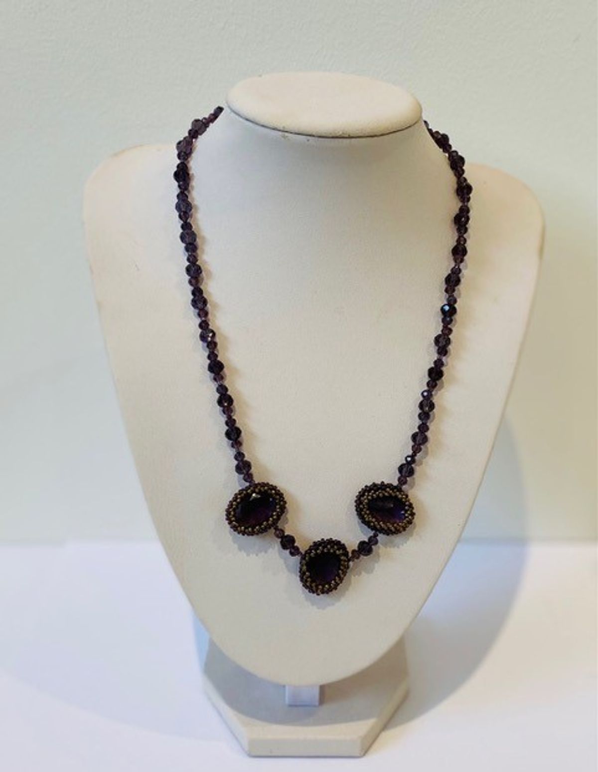 Liz Archer - Jeweller/Painter - Hero image