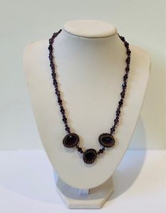 Liz Archer - Jeweller/Painter - Hero Image