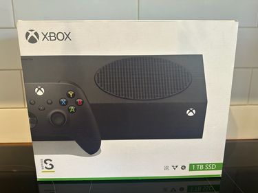 XBOX Series S 1TB Console Carbon Black - Hero Image