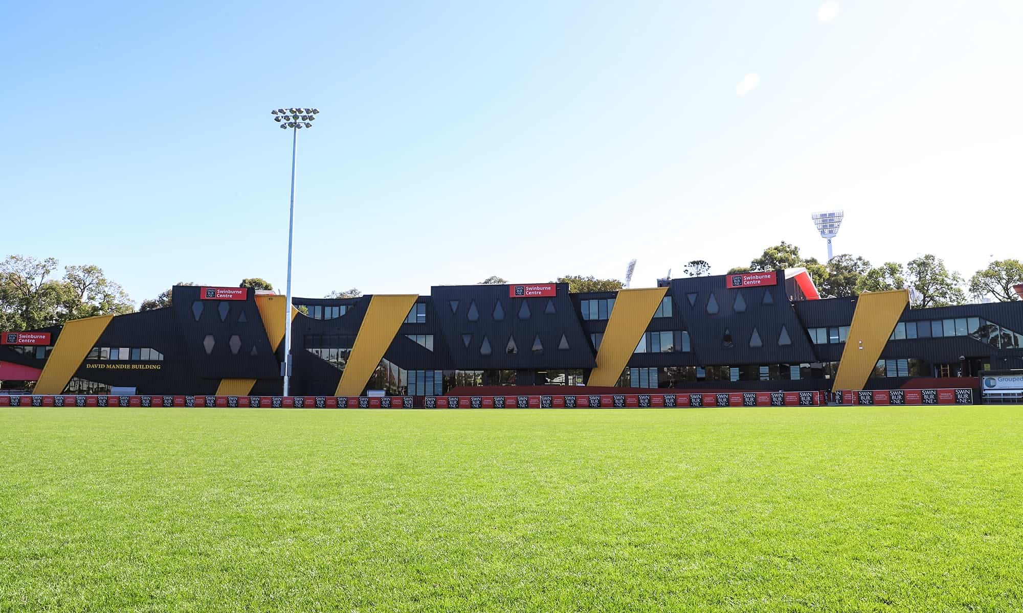 12th Prize: Punt Road Tour Experience - Image 1