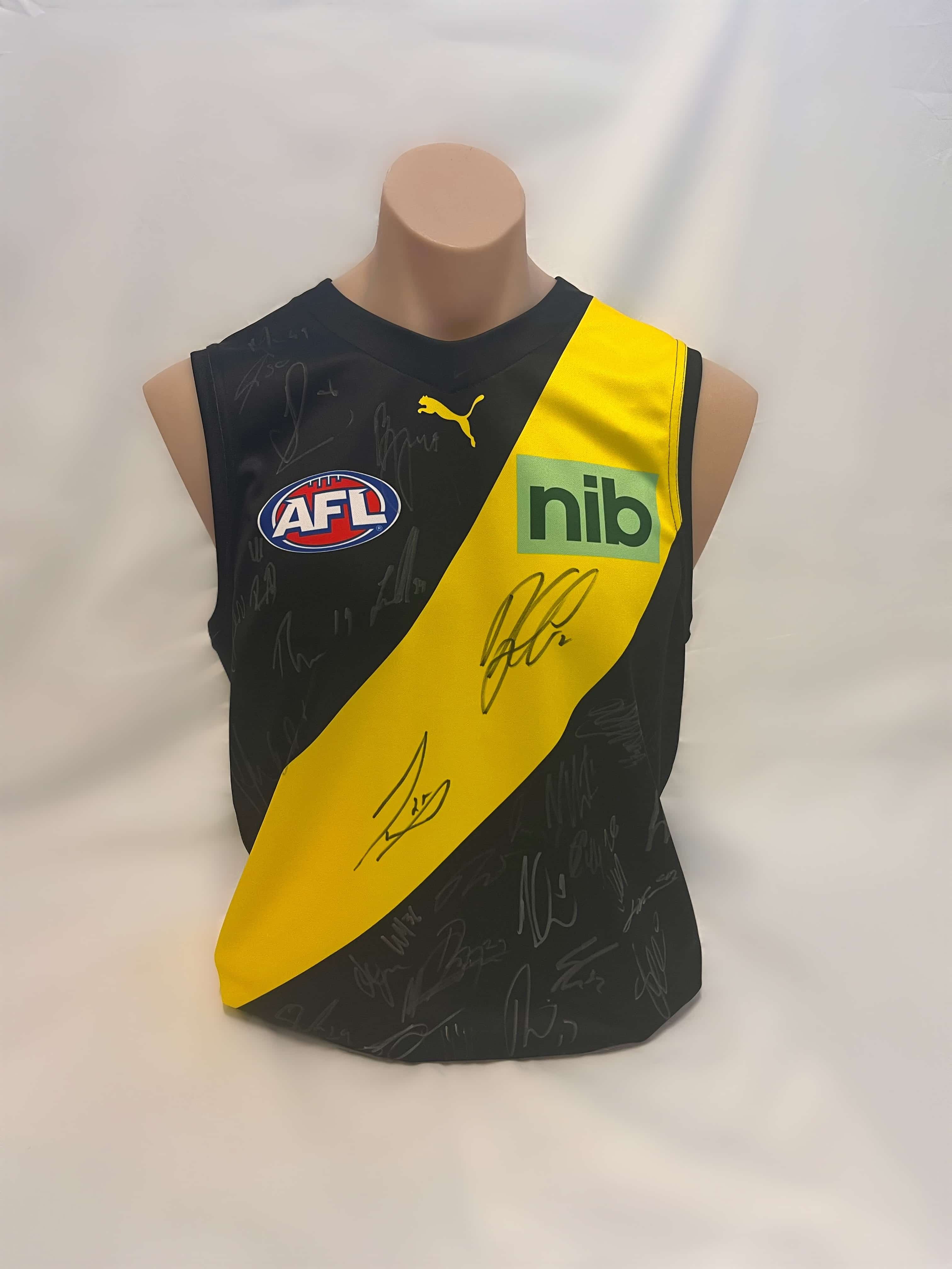20th Prize: 2022 Team Signed Home Guernsey - Image 1
