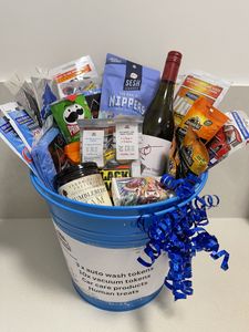 Emerald Car Wash Bucket of Car Care Goodies, Auto Wash & Vacuum Tokens & Human Treats - Hero Image