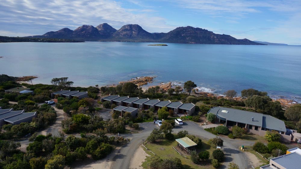 Edge of the Bay Resort, Coles Bay, accommodation & dining voucher (Proudly donated by Bendigo Bank) - Image 1