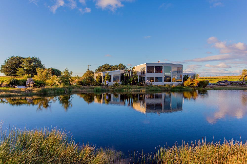 Eagles Nest Retreat accommodation (Proudly donated by Bendigo Bank) - Image 2