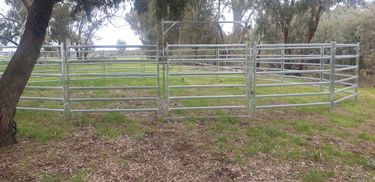 1st Prize CATTLE / HORSE PANELS & GATE - Hero Image