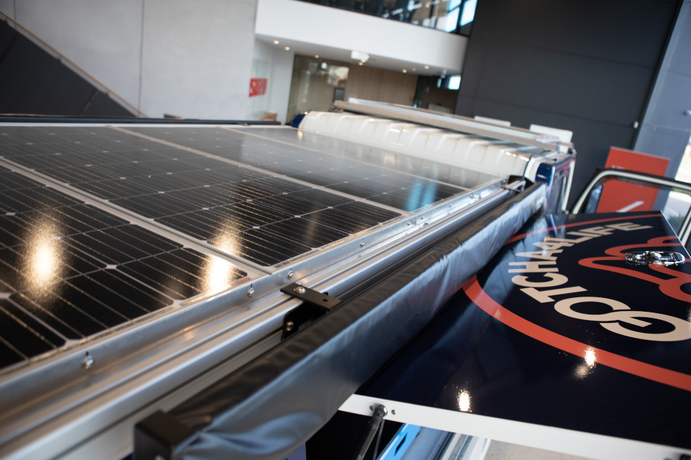 2022 Isuzu NNR 45-150 AMT Crew IFS and Custom Canopy and Accessories - Image 3