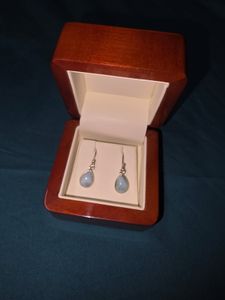 Gemstone earrings - Hero Image