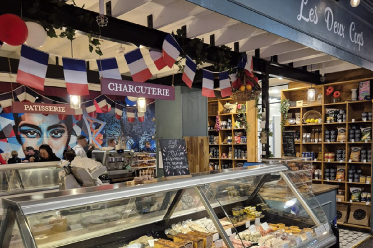 Voucher and Goodies by Les Deux Coqs - Hero image