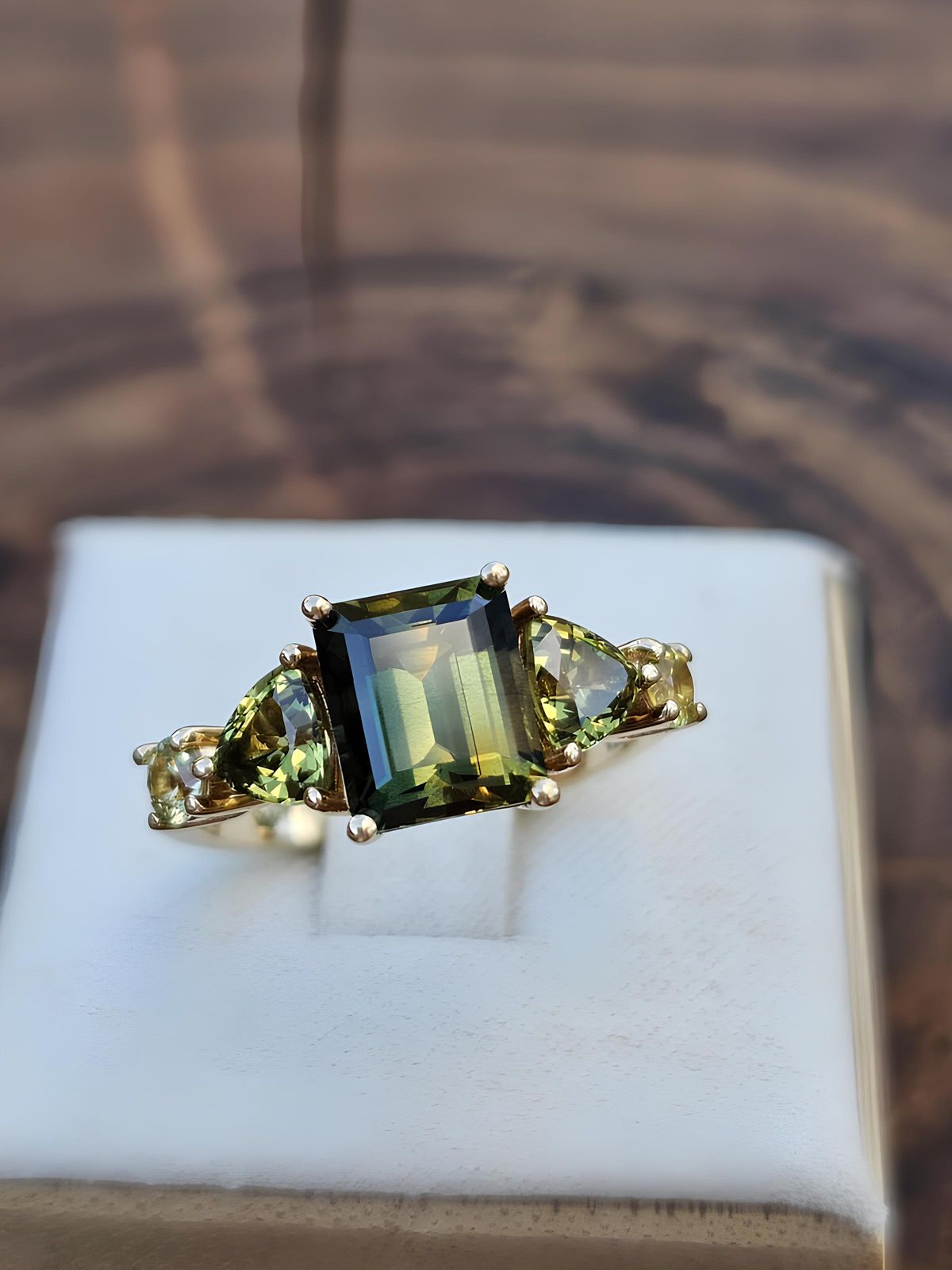 18ct Yellow Gold Five-Stone Sapphire Ring - Hero image