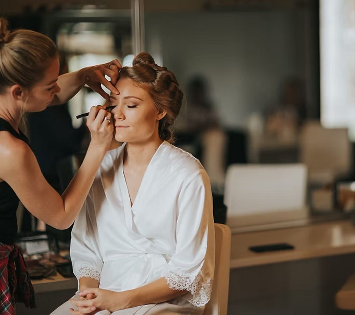 One on One Makeup Lesson (2-3hrs) - Simone Aspinall - Hero image
