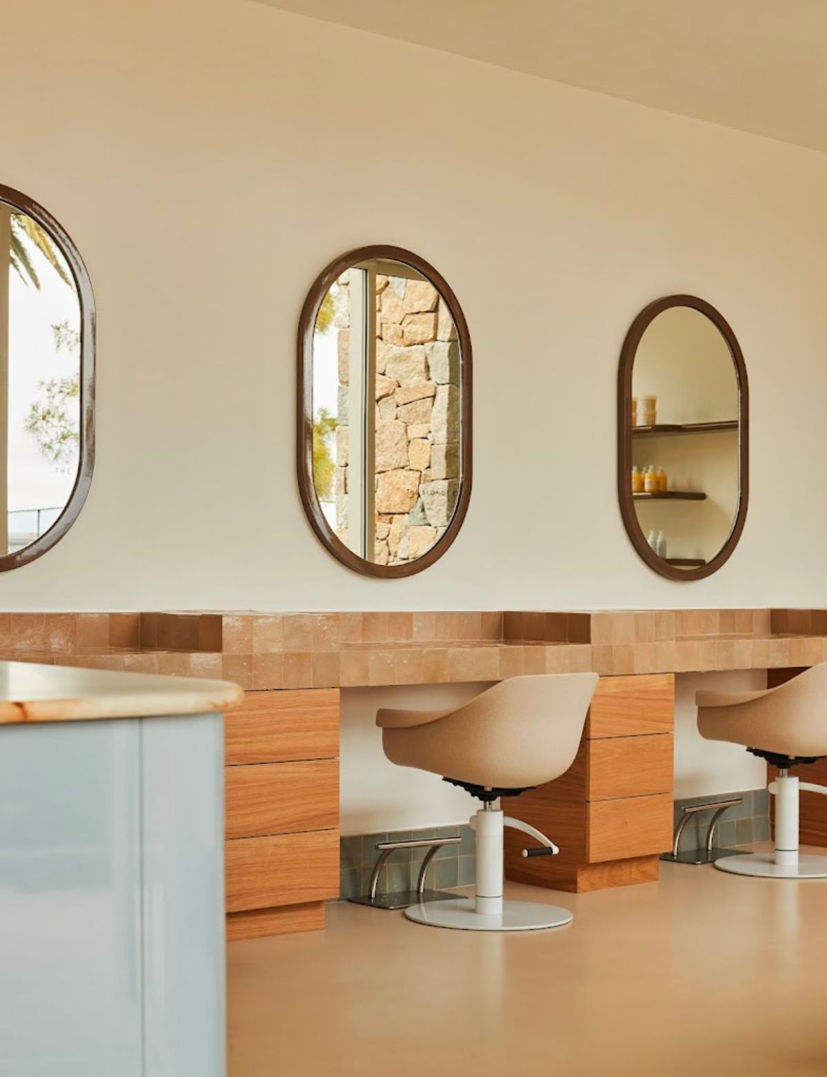 Shampoo & Blowdry at Blonde Cartel - Hero image