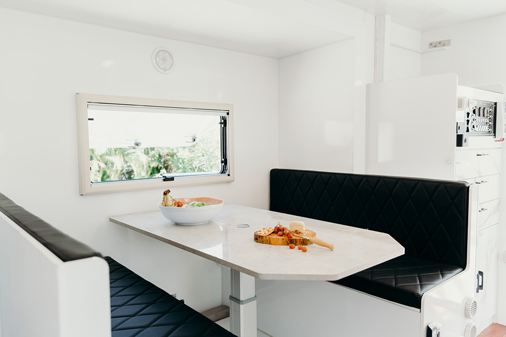 2021 Isuzu 4x4 Trayback with Austral Motorhomes Slide on Camper - Image 3