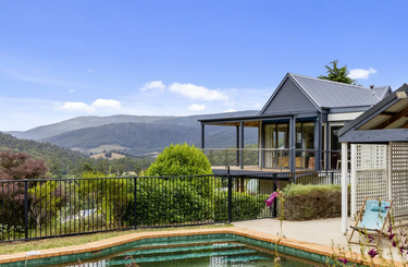 Weekend Getaway in Marysville - Hero Image