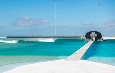 Surfing Time - Hero Image