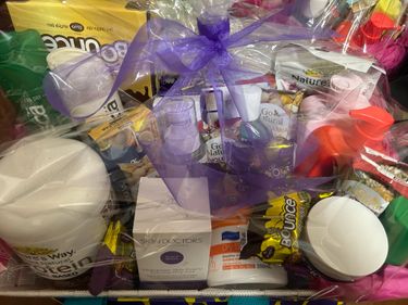 Gift basket of personal care items - Hero Image
