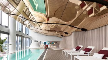 Overnight Luxury in Melbourne - Hero Image