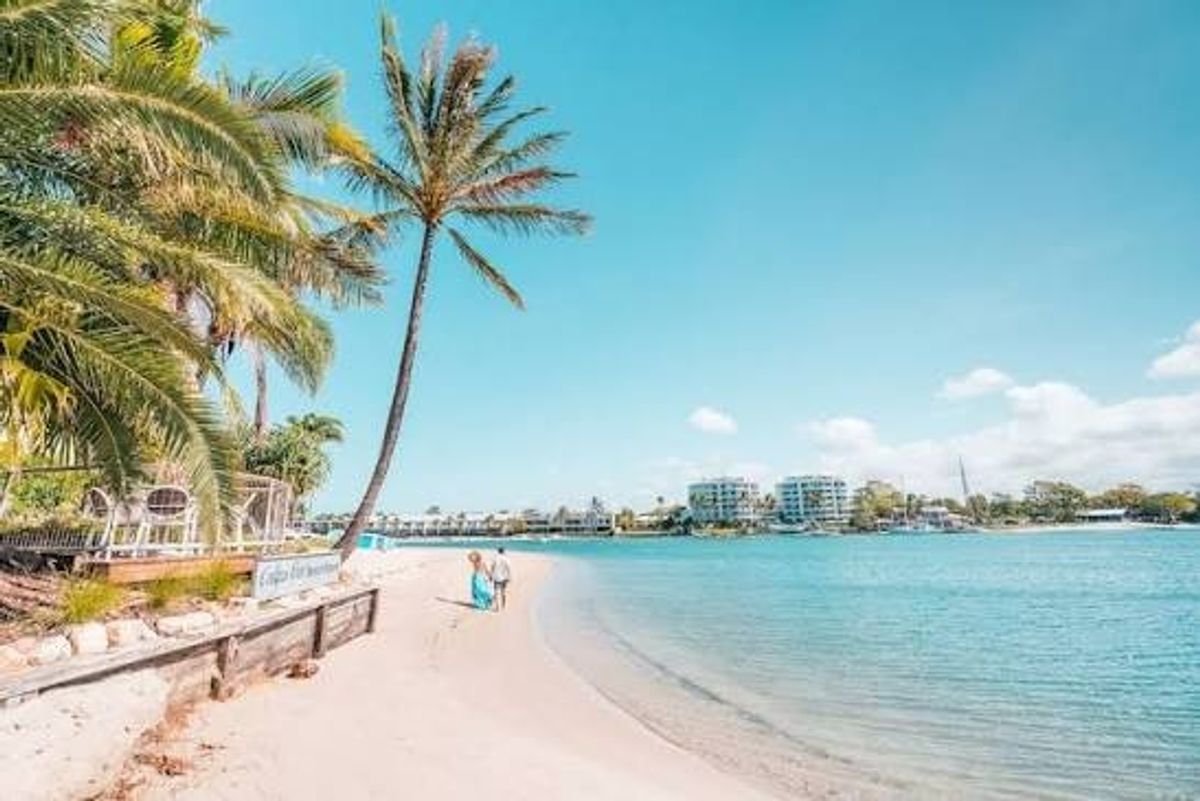 7 Nights in 2 Bedroom Apartment in Noosa - Hero image