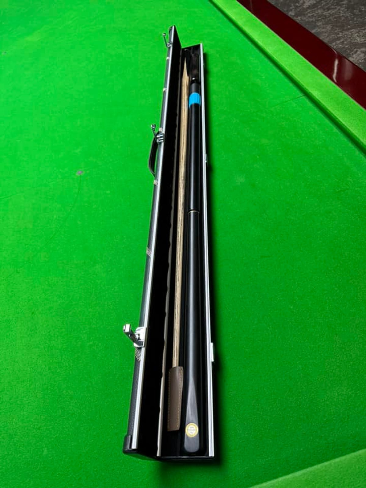 1066 Billiards 3/4 Snooker Cue and Case Combo - Hero image